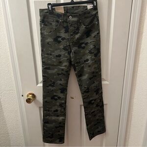 Women Levi's Camouflage Shaping Straight Jeans 27/30